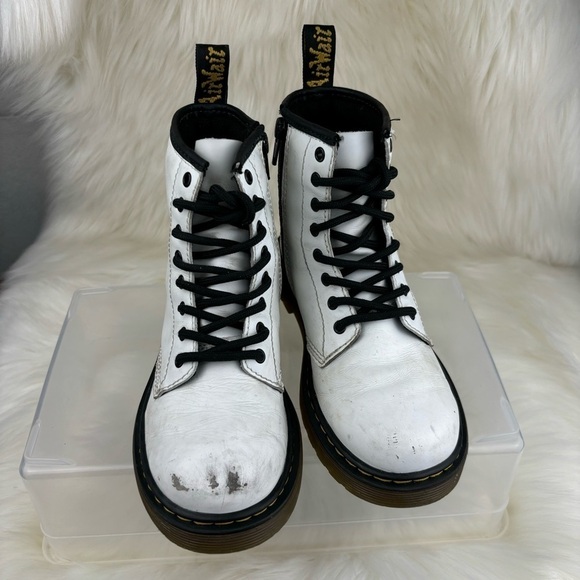 DR.MARTENS 1460J LACE UP BOOTS SIZE 2 - Picture 1 of 11
